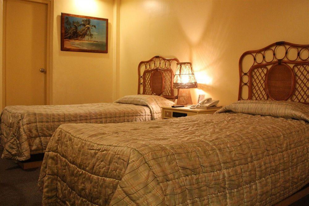 Hotel Cesario Мактан Екстериор снимка