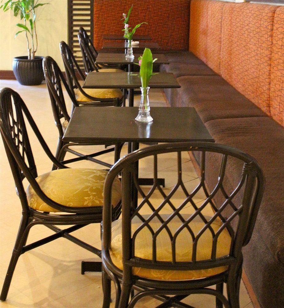 Hotel Cesario Мактан Екстериор снимка