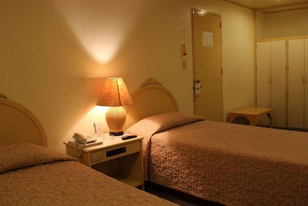 Hotel Cesario Мактан Екстериор снимка