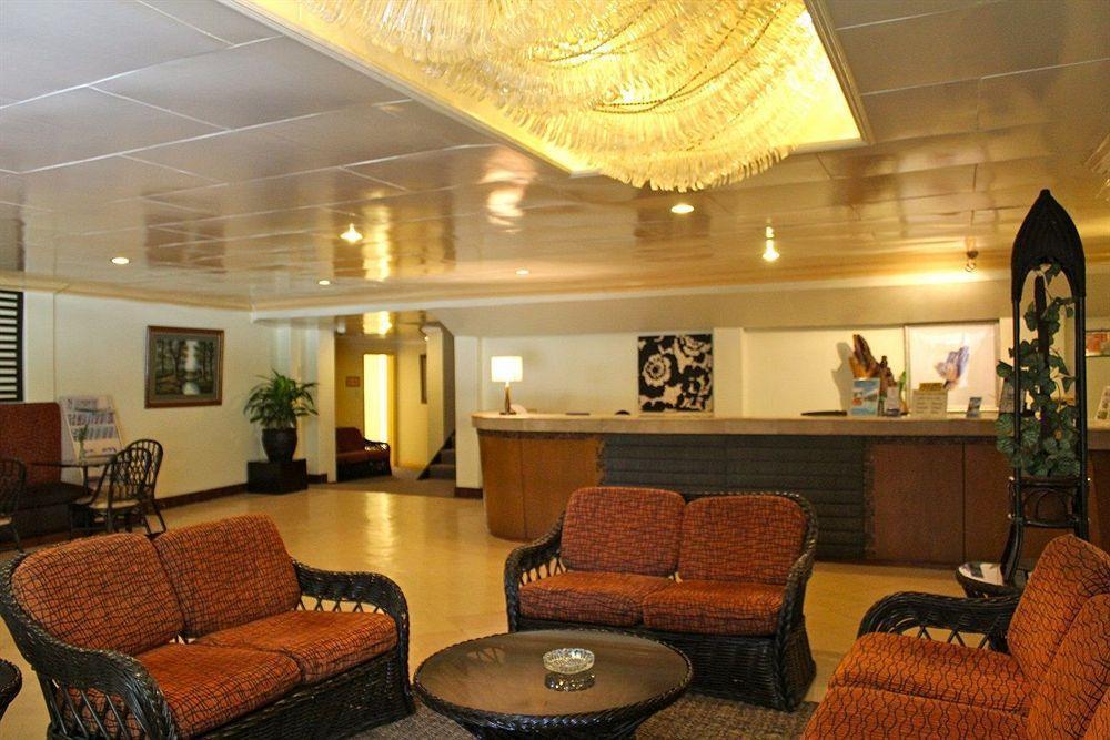 Hotel Cesario Мактан Екстериор снимка