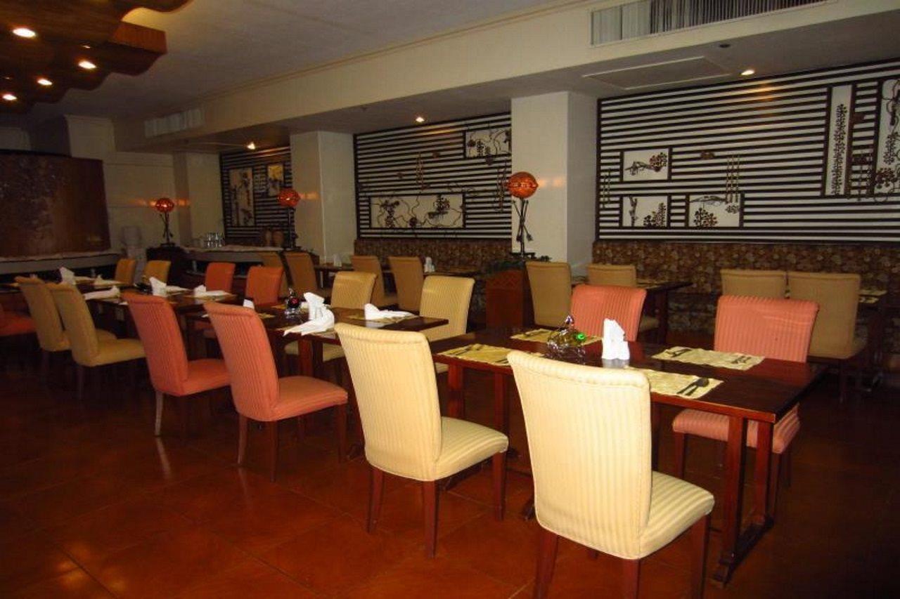 Hotel Cesario Мактан Екстериор снимка