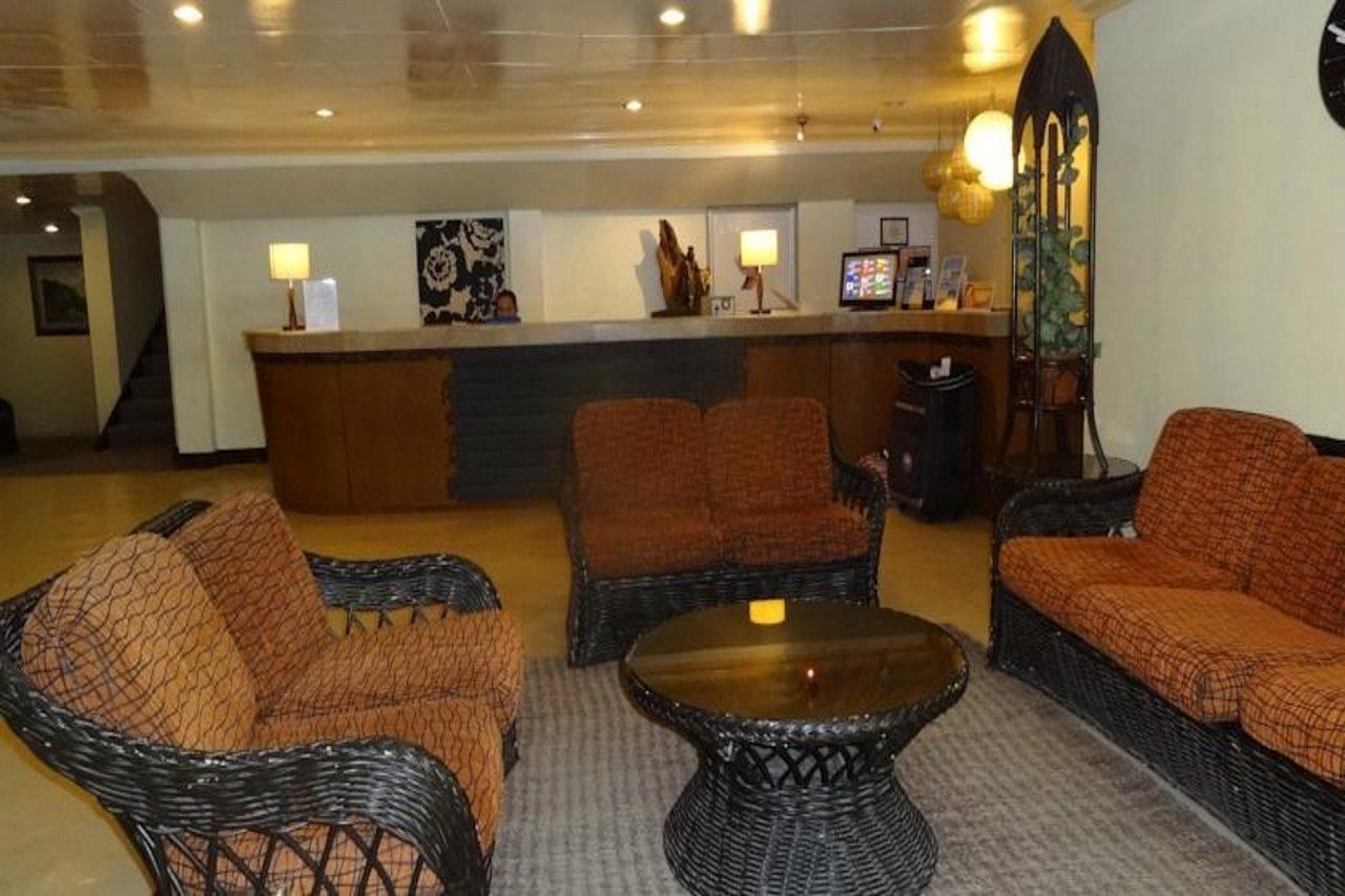 Hotel Cesario Мактан Екстериор снимка