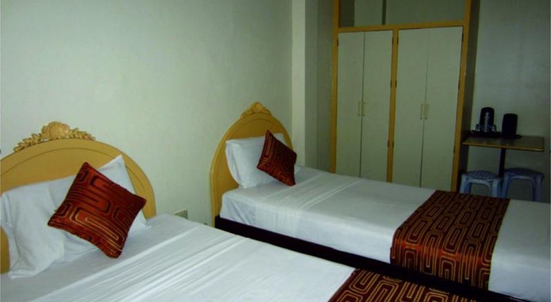 Hotel Cesario Мактан Екстериор снимка