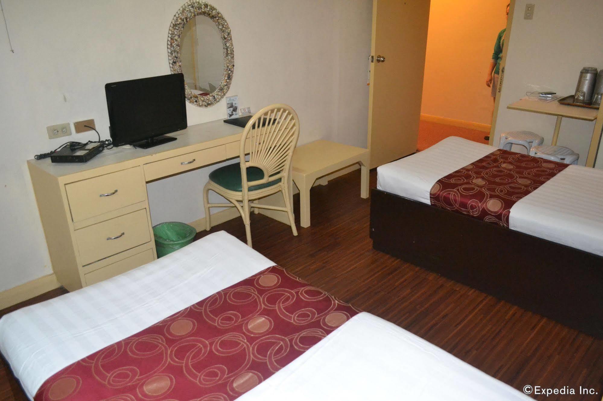Hotel Cesario Мактан Екстериор снимка