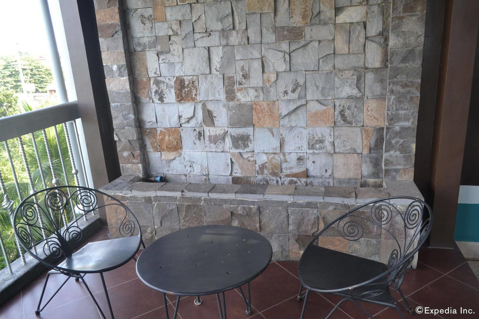 Hotel Cesario Мактан Екстериор снимка